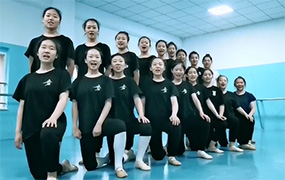 樂(lè)達(dá)和你在一起~  祝所有樂(lè)達(dá)2019屆考生：2019高考加油！！！