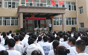 法治宣傳進校園活動在我校舉辦